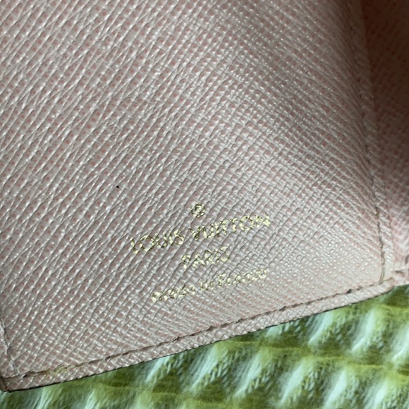 Louis Vuitton Monogram LovelyBird Victorine Wallet - Picture 10 of 15